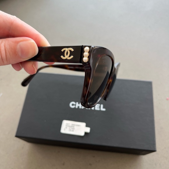 **sold Authentic Chanel sunglasses polarized - Picture 5 of 8